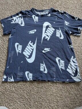 NIKE